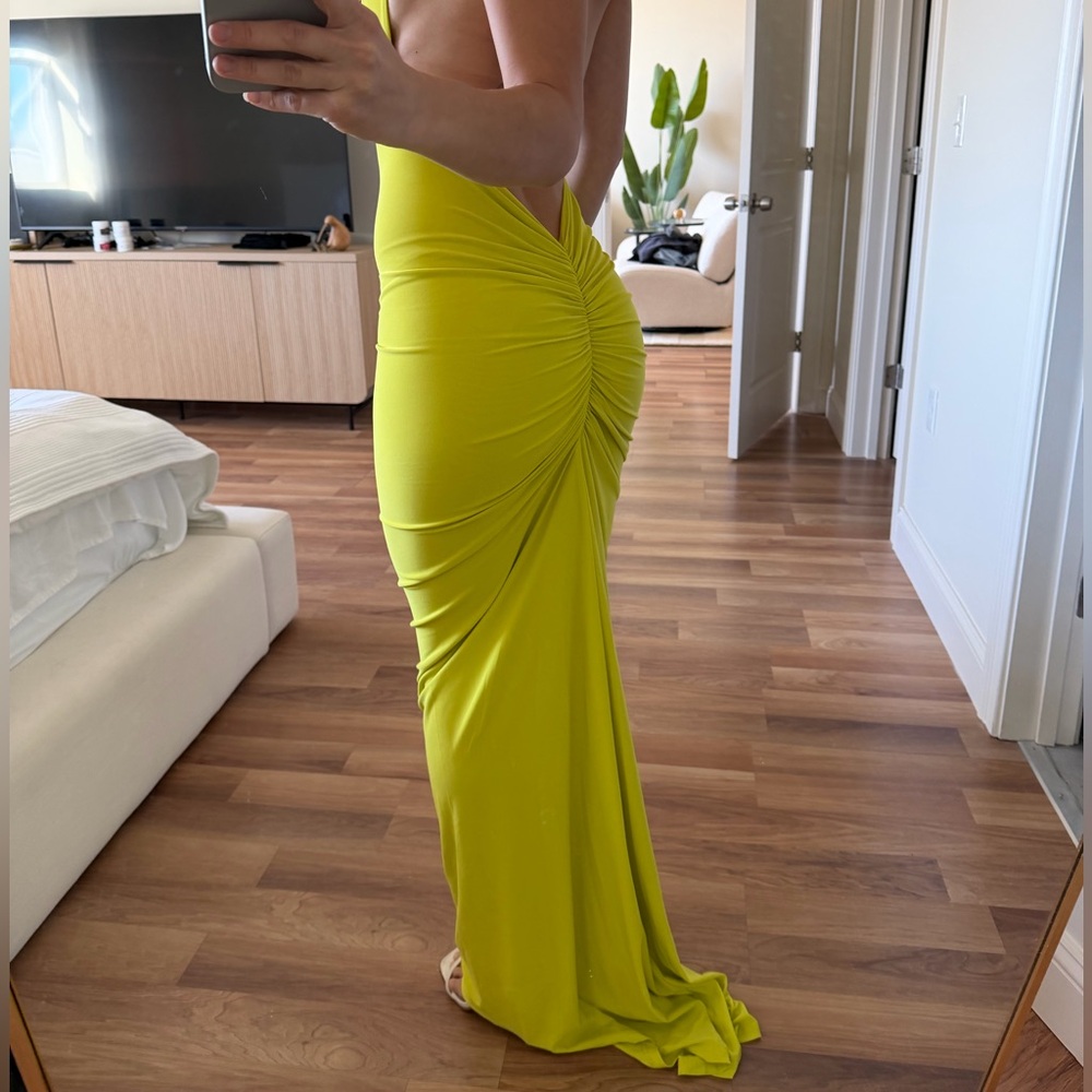 Melani The Label Maia Dress in Chartreuse - Picture 3 of 15